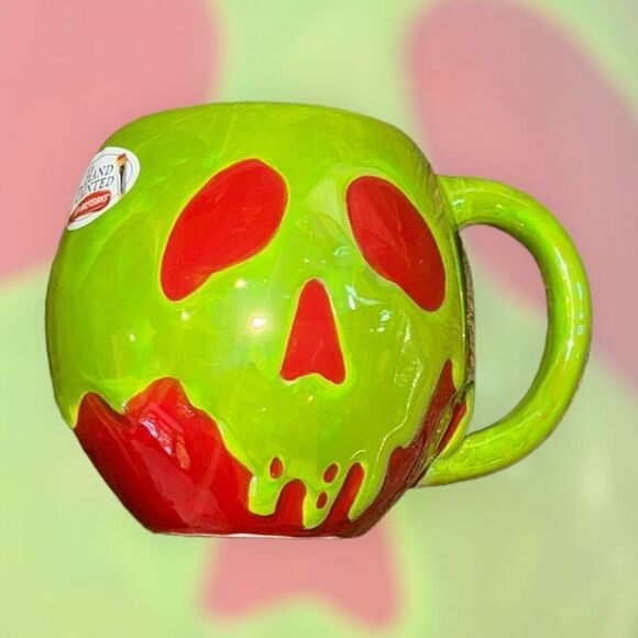 Zrike Poison Apple Mug from Disney's Snow White - Picture 1 of 2
